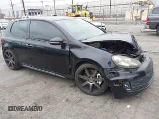 2011 Volkswagen GTI w/Sunroof z VIN WVWFV7AJ6BW055533, wystawiony jako IAAI lot #41885351 z przebiegiem Nie podano mil oraz . Historia ofert i sprzedaży dostępna na DreamBid. Obrazek 1.
