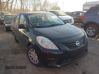 2014 Nissan Versa SV with VIN 3N1CN7AP3EL841844, listed as a IAAI auction lot 41770123 with 145,916 mi miles. Bid and sale history available at carsss.com. Image 1.