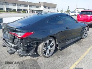 2021 BMW M4 Competition z VIN WBS33AZ01MCH15687, wystawiony jako IAAI lot #42040926 z przebiegiem 44 759 mil mil oraz . Historia ofert i sprzedaży dostępna na DreamBid. Obrazek 4.