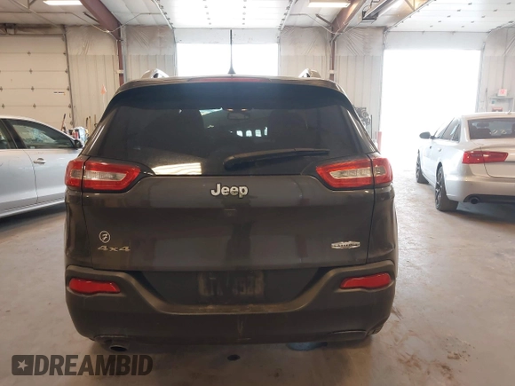 2016 Jeep Cherokee Latitude z VIN 1C4PJMCB3GW187502, wystawiony jako IAAI lot #42048898 z przebiegiem 151 450 mil mil oraz . Historia ofert i sprzedaży dostępna na DreamBid. Obrazek 16.
