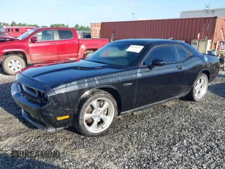 2010 Dodge Challenger R/T Classic z VIN 2B3CJ5DT1AH278254, wystawiony jako IAAI lot #42164074 z przebiegiem 188 834 mil mil oraz . Historia ofert i sprzedaży dostępna na DreamBid. Obrazek 2.
