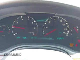 2002 Cadillac Seville Luxury SLS z VIN 1G6KS54Y52U304911, wystawiony jako IAAI lot #42333307 z przebiegiem 123 284 mil mil oraz . Historia ofert i sprzedaży dostępna na DreamBid. Obrazek 7.