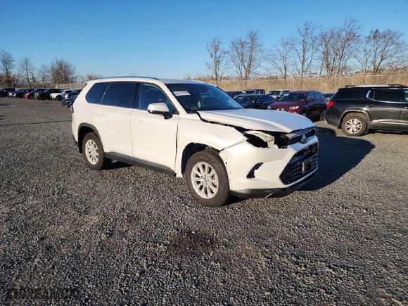 2024 Toyota Grand Highlander XLE with VIN 5TDAAAB52RS009597, listed as a Copart auction lot 53631745 with 12,247 mi miles and Salvage Title. Bid and sale history available at carsss.com. Image 3.