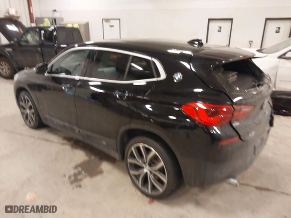 2020 BMW X2 xDrive28i with VIN WBXYJ1C07L5R28321, listed as a IAAI auction lot 41409807 with 41,296 mi miles. Bid and sale history available at carsss.com. Image 3.