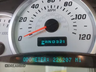 2003 Hummer H2 z VIN 5GRGN23U83H120658, wystawiony jako IAAI lot #41992183 z przebiegiem 226 207 mil mil oraz . Historia ofert i sprzedaży dostępna na DreamBid. Obrazek 15.