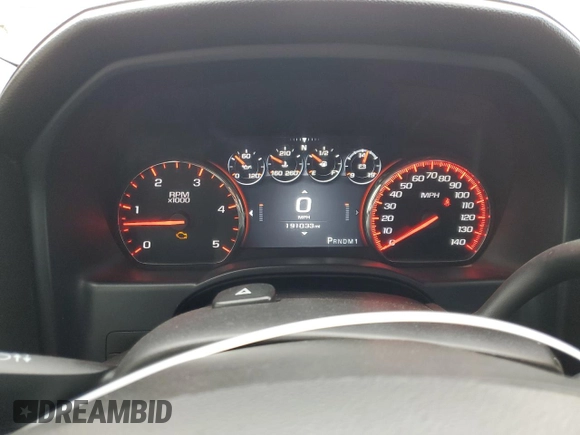 2015 GMC Sierra 3500HD Denali z VIN 1GT424E80FF506967, wystawiony jako Copart lot #49715055 z przebiegiem 191 033 mil mil oraz Czysty tytuł • Clean title. Historia ofert i sprzedaży dostępna na DreamBid. Obrazek 9.