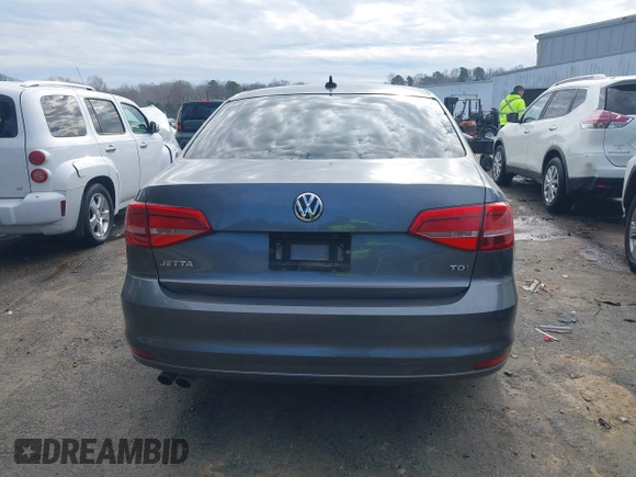 2015 Volkswagen Jetta Sedan 2.0L TDI SEL with VIN 3VWLA7AJXFM264856, listed as a IAAI auction lot 41315372 with 211,070 mi miles. Bid and sale history available at carsss.com. Image 16.