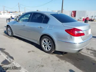 2013 Hyundai Genesis 3.8L with VIN KMHGC4DD2DU235455, listed as a IAAI auction lot 42024961 with 91,673 mi miles. Bid and sale history available at carsss.com. Image 3.