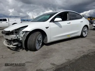 2022 Tesla Model 3 Long Range z VIN 5YJ3E1EB7NF365962, wystawiony jako Copart lot #48601865 z przebiegiem 121 541 mil mil oraz Szkoda całkowita • Salvage title. Historia ofert i sprzedaży dostępna na DreamBid. Obrazek 1.