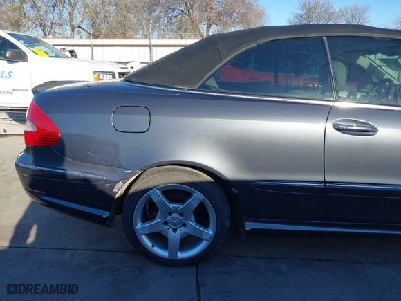 2009 Mercedes-Benz CLK-Class 3.5L with VIN WDBTK56FX9T109978, listed as a IAAI auction lot 41406826 with 59,043 mi miles. Bid and sale history available at carsss.com. Image 17.