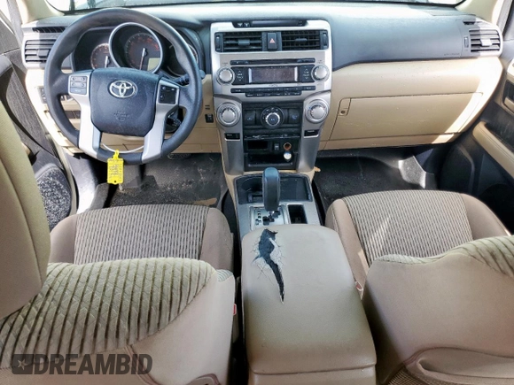 2011 Toyota 4Runner SR5 z VIN JTEZU5JR0B5027058, wystawiony jako Copart lot #58323505 z przebiegiem Nie podano mil oraz Szkoda całkowita • Salvage title. Historia ofert i sprzedaży dostępna na DreamBid. Obrazek 8.