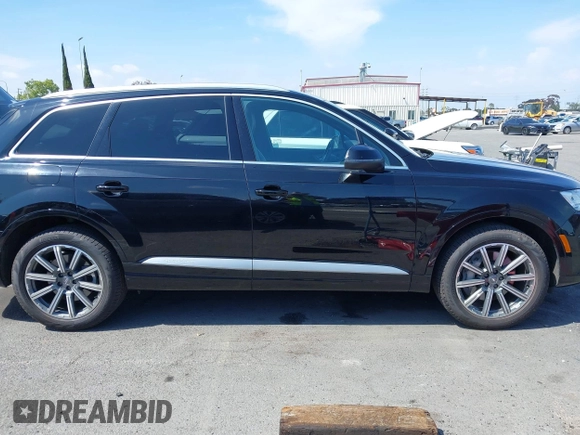 2019 Audi Q7 Premium Plus с VIN WA1LHAF78KD025573, выставлен на аукционе IAAI как лот 42173645 с пробегом 45 809 миль миль и . История ставок и продаж доступна на DreamBid. Изображение 13.