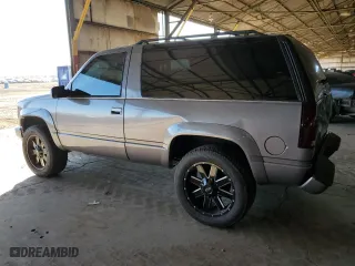 1996 Chevrolet Tahoe with VIN 3GNEK18R0TG147175, listed as a Copart auction lot 78721984 with 210,867 mi miles and Salvage Title. Bid and sale history available at carsss.com. Image 2.