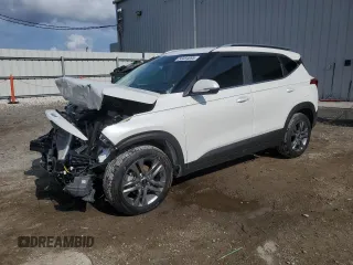 2023 Kia Seltos S z VIN KNDEU2AA6P7433546, wystawiony jako Copart lot #56454695 z przebiegiem 42 935 mil mil oraz Szkoda całkowita • Salvage title. Historia ofert i sprzedaży dostępna na DreamBid. Obrazek 1.
