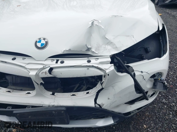 2018 BMW X1 xDrive28i with VIN WBXHT3C36J5L32162, listed as a IAAI auction lot 41802315 with 80,422 mi miles. Bid and sale history available at carsss.com. Image 6.