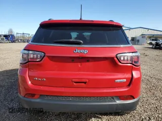 2018 Jeep Compass Latitude z VIN 3C4NJDBB4JT458315, wystawiony jako Copart lot #51513345 z przebiegiem 91 274 mil mil oraz Czysty tytuł • Clean title. Historia ofert i sprzedaży dostępna na DreamBid. Obrazek 6.