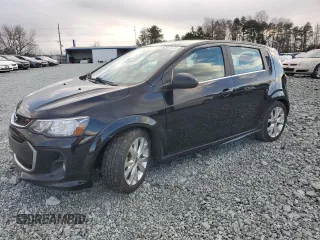 2018 Chevrolet Sonic LT z VIN 1G1JD6SB7J4108631, wystawiony jako Copart lot #87367674 z przebiegiem 125 395 mil mil oraz Czysty tytuł • Clean title. Historia ofert i sprzedaży dostępna na DreamBid. Obrazek 1.