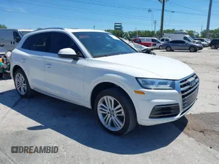 2018 Audi Q5 Premium Plus with VIN WA1BNAFYXJ2097883, listed as a IAAI auction lot 41890804 with 44,220 mi miles. Bid and sale history available at carsss.com. Image 1.