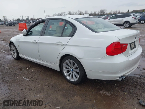 2011 BMW 3 Series 328i xDrive with VIN WBAPK7G53BNN71066, listed as a IAAI auction lot 41944444 with 191,063 mi miles. Bid and sale history available at carsss.com. Image 3.