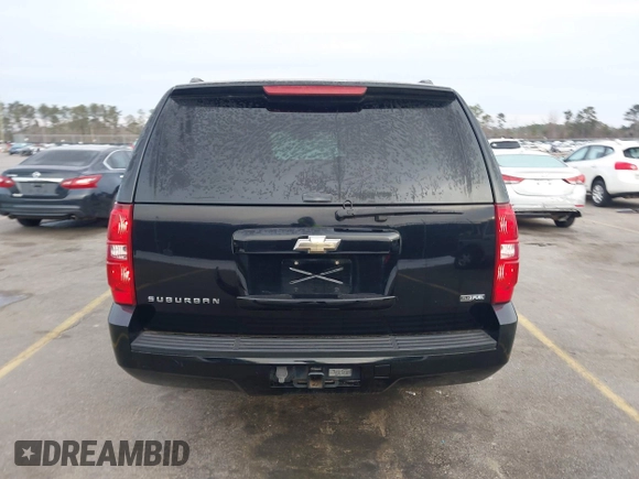 2008 Chevrolet Suburban LTZ z VIN 1GNFC16048J195872, wystawiony jako IAAI lot #41389825 z przebiegiem 207 421 mil mil oraz . Historia ofert i sprzedaży dostępna na DreamBid. Obrazek 17.