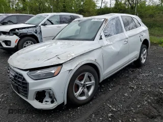 2024 Audi Q5 Premium z VIN WA1ABAFY8R2043756, wystawiony jako Copart lot #56178365 z przebiegiem 23 906 mil mil oraz Szkoda całkowita • Salvage title. Historia ofert i sprzedaży dostępna na DreamBid. Obrazek 1.