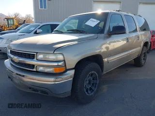 2000 Chevrolet Suburban LT with VIN 3GNFK16T6YG196374, listed as a IAAI auction lot 41820977 with 155,242 mi miles. Bid and sale history available at carsss.com. Image 2.