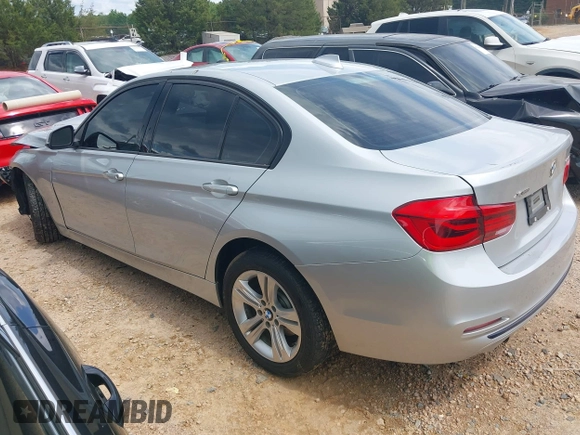2016 BMW 3 Series 328i xDrive z VIN WBA8E3G55GNU04266, wystawiony jako IAAI lot #42236619 z przebiegiem Nie podano mil oraz . Historia ofert i sprzedaży dostępna na DreamBid. Obrazek 3.