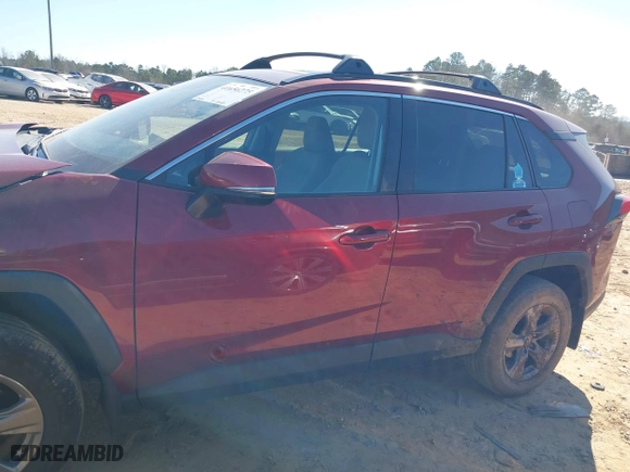 2022 Toyota RAV4 XLE with VIN 2T3W1RFV9NW186218, listed as a IAAI auction lot 41656275 with 27,400 mi miles. Bid and sale history available at carsss.com. Image 14.