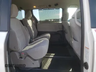 2020 Toyota Sienna LE with VIN 5TDJZ3DC6LS239120, listed as a Copart auction lot 45532665 with 477,555 mi miles and Clean title. Bid and sale history available at DreamBid. Image 11.