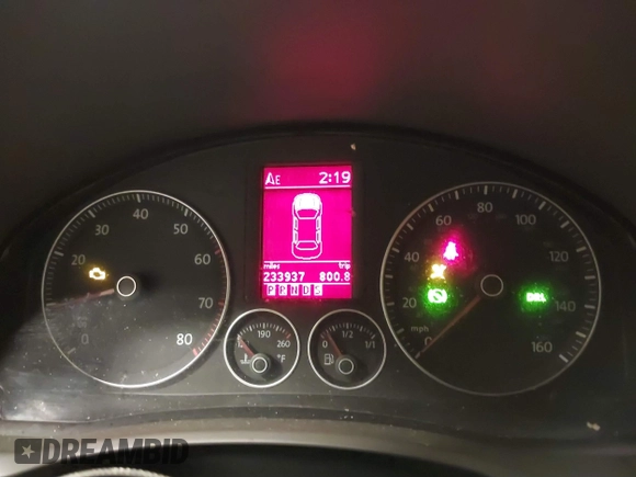 2005 Volkswagen Jetta 2.5L with VIN 3VWSF71K55M627164, listed as a IAAI auction lot 41472265 with 233,937 mi miles and . Bid and sale history available at DreamBid. Image 7.