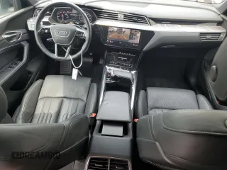 2022 Audi e-tron Chronos with VIN WA1VABGE2NB024953, listed as a Copart auction lot 60561975 with 30,503 mi miles and Salvage title. Bid and sale history available at DreamBid. Image 8.