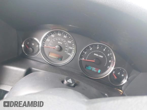 2007 Jeep Commander Sport с VIN 1J8HG48K07C630369, выставлен на аукционе IAAI как лот 42621082 с пробегом 249 852 миль миль и . История ставок и продаж доступна на DreamBid. Изображение 7.