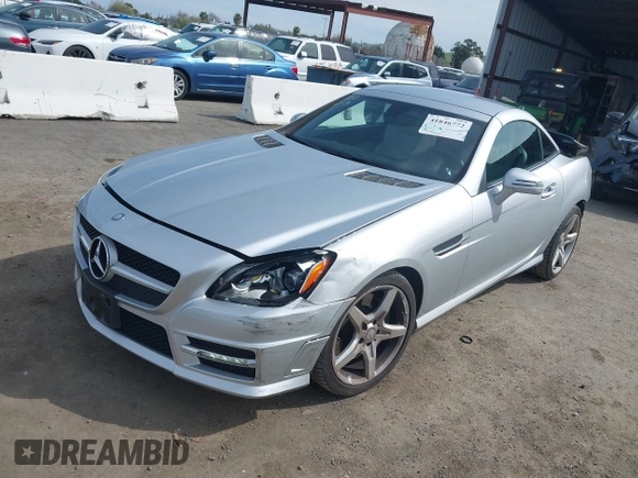 2013 Mercedes-Benz SLK 250 с VIN WDDPK4HA3DF054317, выставлен на аукционе IAAI как лот 41846772 с пробегом 90 811 миль миль и . История ставок и продаж доступна на DreamBid. Изображение 17.