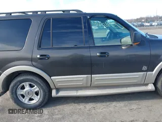 2005 Ford Expedition Eddie Bauer with VIN 1FMFU18555LA39558, listed as a IAAI auction lot 41608822 with 222,057 mi miles. Bid and sale history available at carsss.com. Image 13.