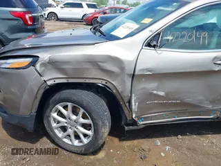 2018 Jeep Cherokee Latitude Tech Connect с VIN 1C4PJLCB4JD573830, выставлен на аукционе IAAI как лот 42220149 с пробегом 123 084 миль миль и . История ставок и продаж доступна на DreamBid. Изображение 12.