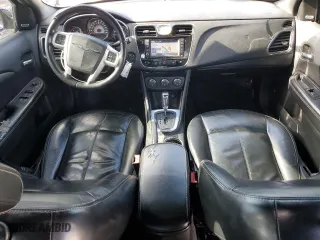 2013 Chrysler 200 Limited with VIN 1C3CCBCG3DN701119, listed as a Copart auction lot 44256715 with 93,147 mi miles and Clean Title. Bid and sale history available at carsss.com. Image 8.