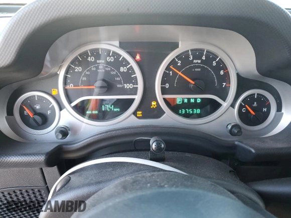 2007 Jeep Wrangler Unlimited Sahara with VIN 1J4GB59197L144781, listed as a Copart auction lot 48678315 with 137,538 mi miles and Salvage title. Bid and sale history available at DreamBid. Image 9.