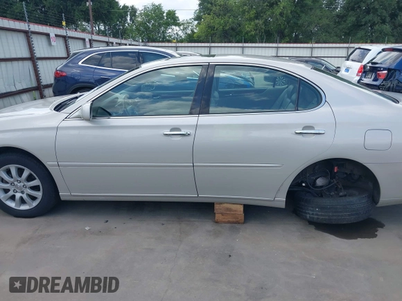2004 Lexus ES 350 with VIN JTHBA30G240018556, listed as a IAAI auction lot 42131021 with 161,612 mi miles and . Bid and sale history available at DreamBid. Image 14.