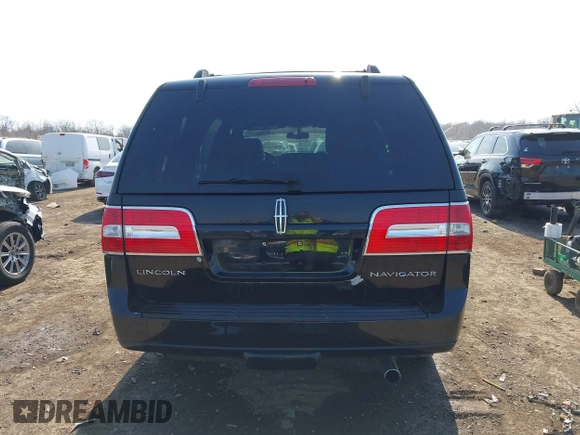2008 Lincoln Navigator with VIN 5LMFU28538LJ21943, listed as a IAAI auction lot 41764473 with 116,431 mi miles. Bid and sale history available at carsss.com. Image 17.