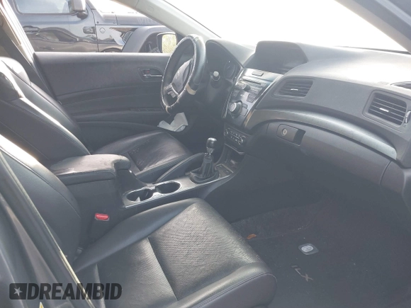 2013 Acura ILX 2.4L Premium Pkg with VIN 19VDE2E58DE000708, listed as a IAAI auction lot 41167828 with 235,181 mi miles. Bid and sale history available at carsss.com. Image 5.