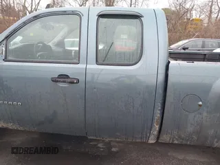 2007 Chevrolet Silverado 1500 1LT with VIN 2GCEK19C271715718, listed as a IAAI auction lot 42028834 with 152,700 mi miles and . Bid and sale history available at DreamBid. Image 14.