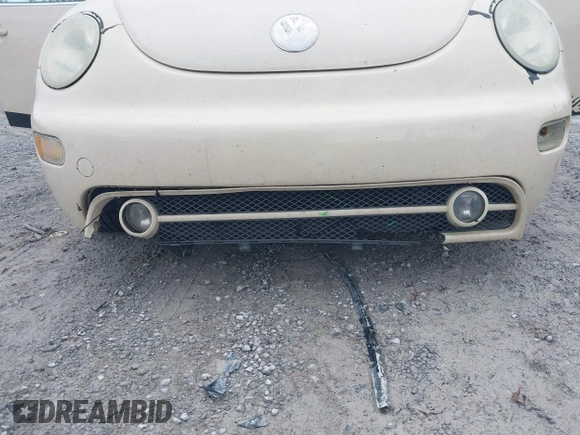 2004 Volkswagen Beetle with VIN 3VWCM21Y64M306721, listed as a IAAI auction lot 41611494 with 183,434 mi miles and . Bid and sale history available at DreamBid. Image 6.