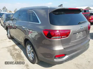 2019 Kia Sorento L with VIN 5XYPG4A35KG438309, listed as a IAAI auction lot 41539011 with 73,312 mi miles. Bid and sale history available at carsss.com. Image 3.