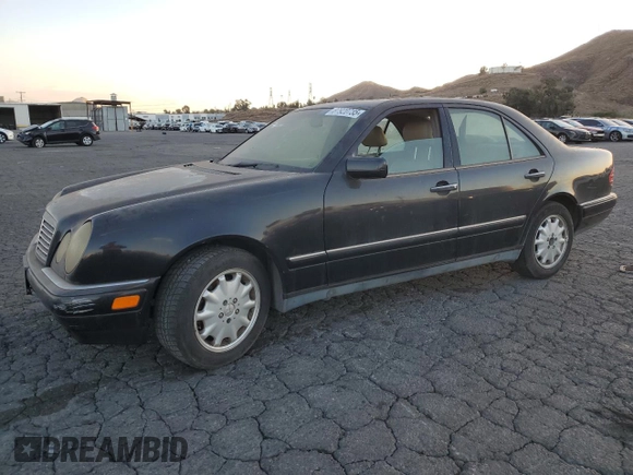 1998 Mercedes-Benz E 320 with VIN WDBJF25F4WA625790, listed as a Copart auction lot 87920735 with 179,382 mi miles and Clean Title. Bid and sale history available at DreamBid. Image 1.