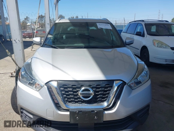 2020 Nissan Kicks SV z VIN 3N1CP5CV2LL538187, wystawiony jako IAAI lot #42225191 z przebiegiem 41 901 mil mil oraz . Historia ofert i sprzedaży dostępna na DreamBid. Obrazek 12.