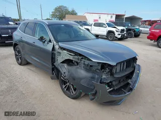 2020 Volvo XC60 Momentum with VIN YV4102DK4L1535758, listed as a IAAI auction lot 41783535 with 34,112 mi miles. Bid and sale history available at carsss.com. Image 1.