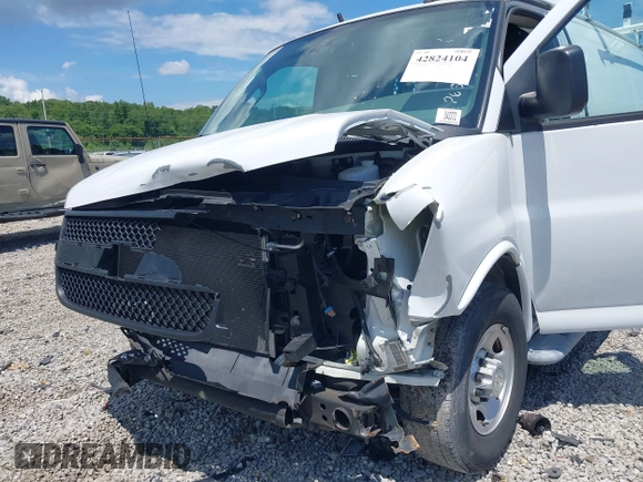 2021 Chevrolet Express Cargo z VIN 1GCWGAF71M1207030, wystawiony jako IAAI lot #42824104 z przebiegiem 40 809 mil mil oraz . Historia ofert i sprzedaży dostępna na DreamBid. Obrazek 16.