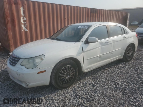 2008 Chrysler Sebring LX z VIN 1C3LC46K48N167789, wystawiony jako Copart lot #57791965 z przebiegiem 152 080 mil mil oraz Szkoda całkowita • Salvage title. Historia ofert i sprzedaży dostępna na DreamBid. Obrazek 1.