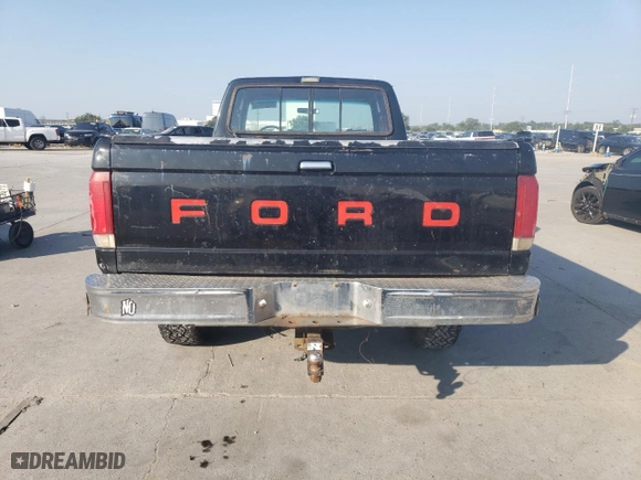 1988 Ford F-250 with VIN 1FTHX26M5JKA25728, listed as a Copart auction lot 62624414 with 41,822 mi miles and Salvage Title. Bid and sale history available at carsss.com. Image 6.
