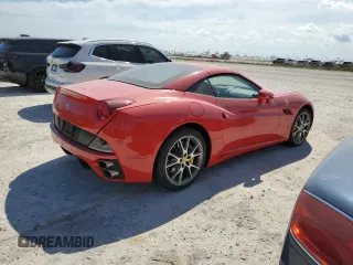 2014 Ferrari California z VIN ZFF65TJA2E0201735, wystawiony jako Copart lot #75178054 z przebiegiem Nie podano mil oraz Szkody całkowita. Historia ofert i sprzedaży dostępna na DreamBid. Obrazek 3.